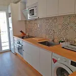 Piso Recién Reformado Con Gran Terraza